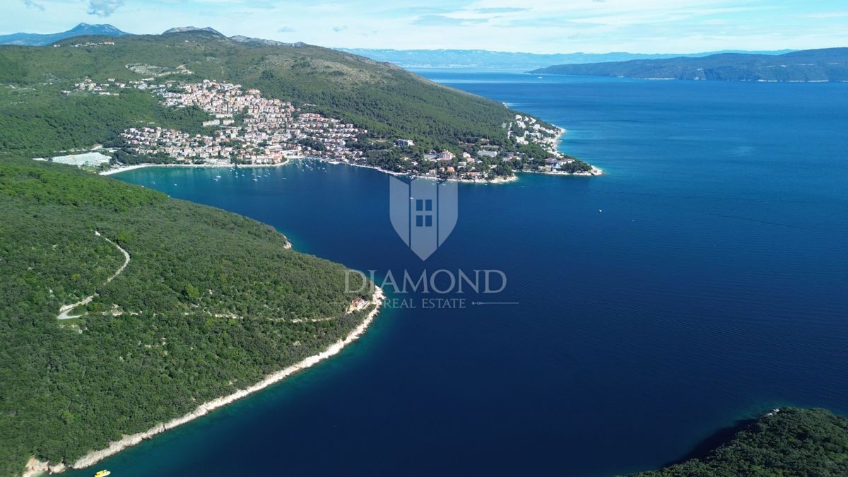 Kmetijska zemljišča ob morju naprodaj – Rabac, Istra