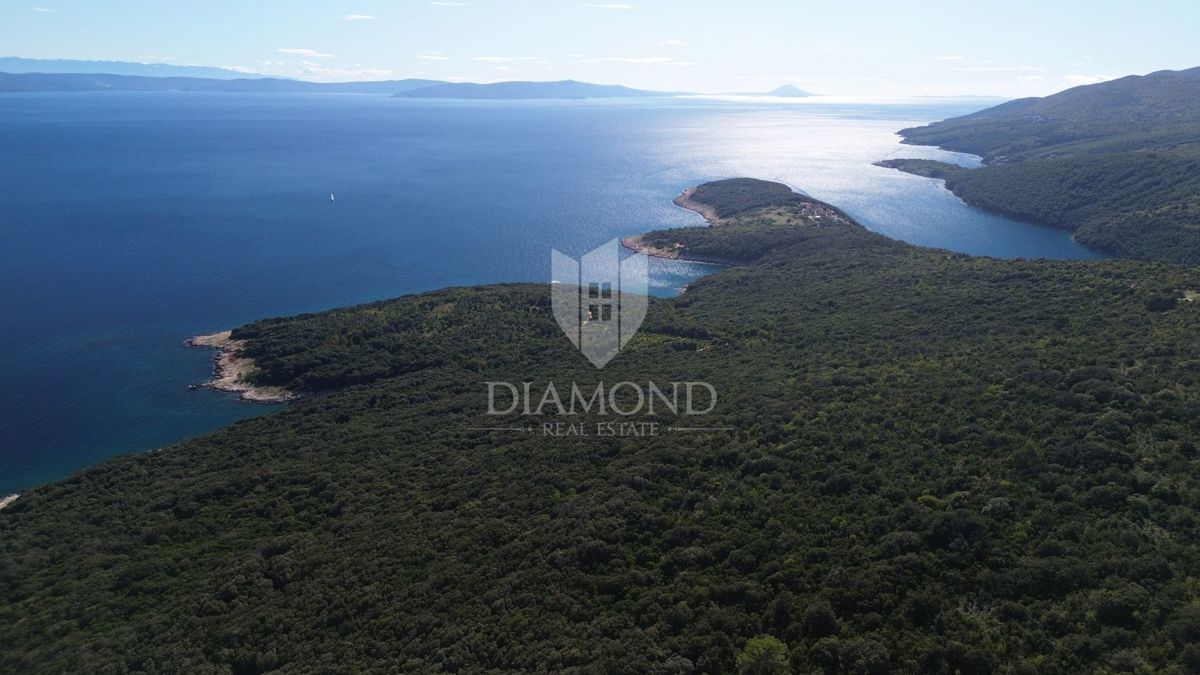 Kmetijska zemljišča ob morju naprodaj – Rabac, Istra