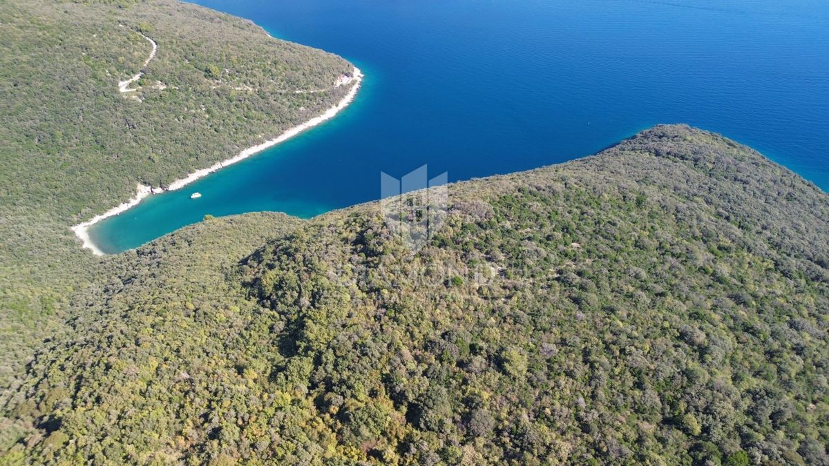 Kmetijska zemljišča ob morju naprodaj – Rabac, Istra