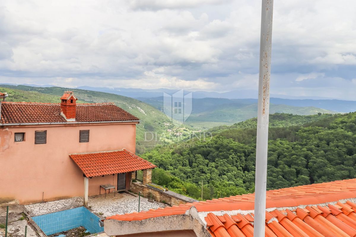 Atraktivna hiša z nepozabnim razgledom! 