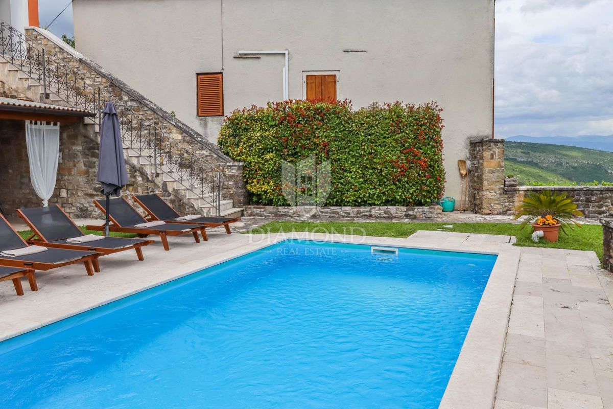 Atraktivna hiša z nepozabnim razgledom! 