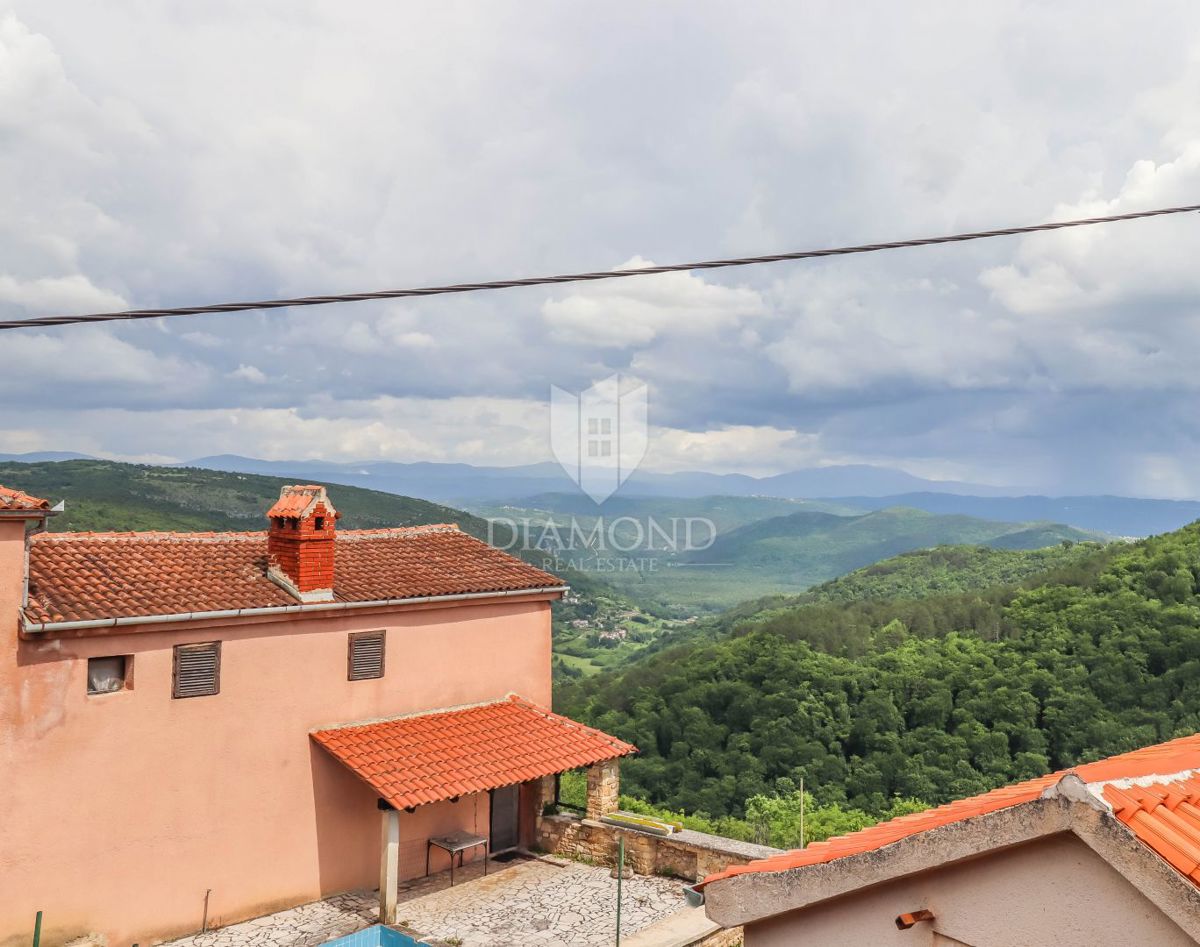 Atraktivna hiša z nepozabnim razgledom! 