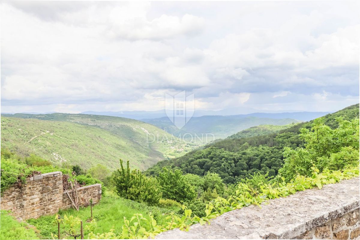 Atraktivna hiša z nepozabnim razgledom! 