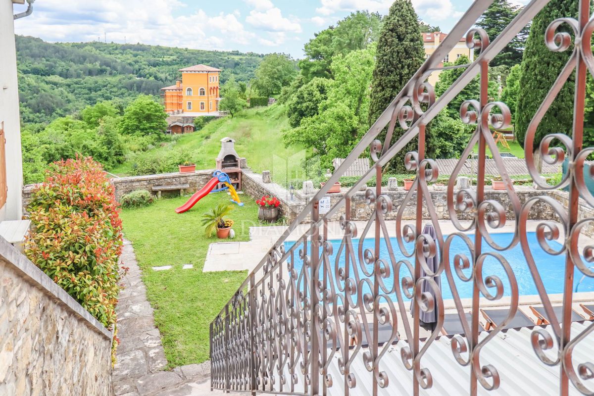 Atraktivna hiša z nepozabnim razgledom! 