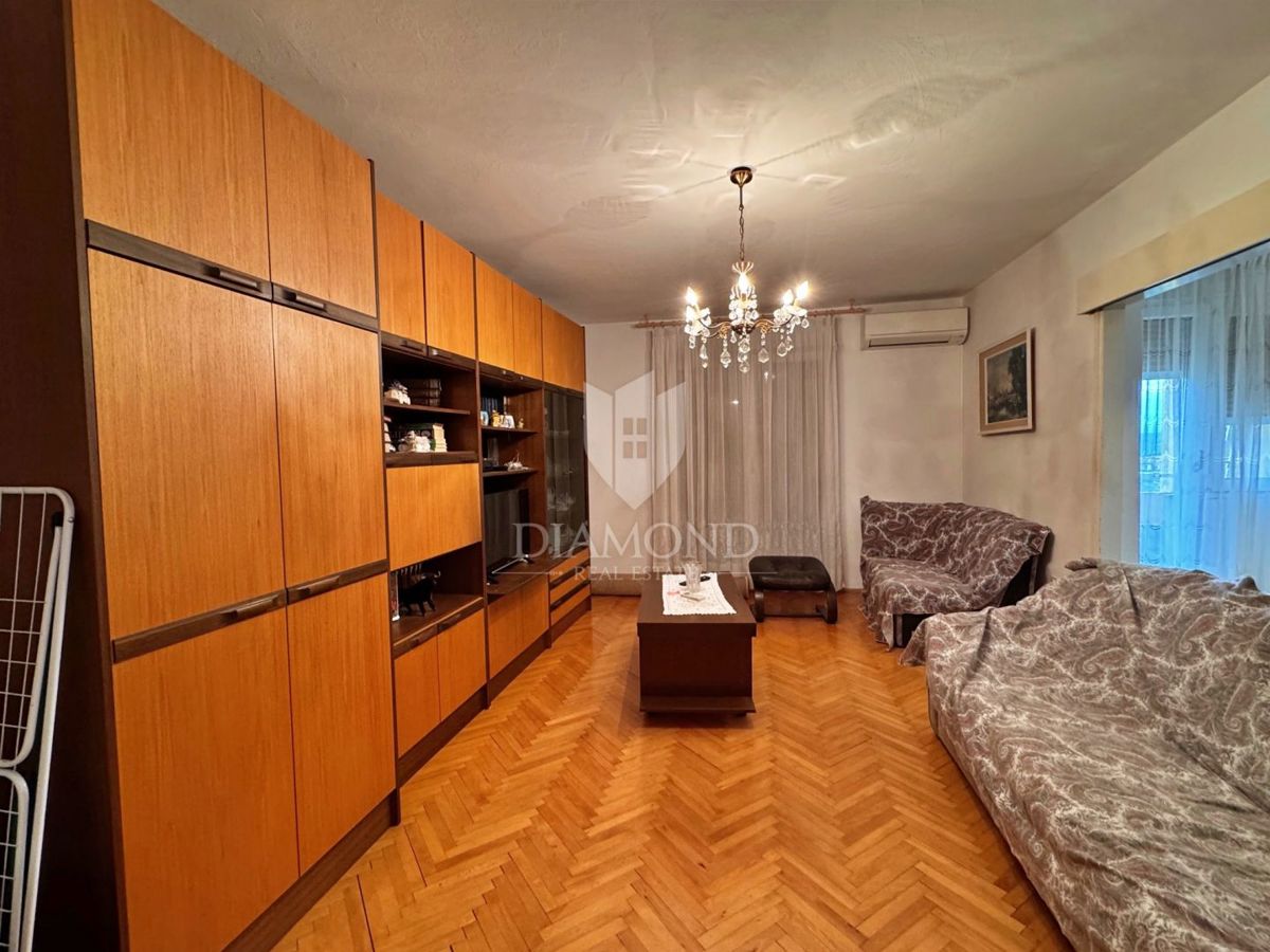 Prostorno stanovanje, Labin, Istra