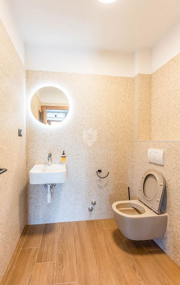 Poreč, okolica, elegantna kamnita hiša z bazenom in sončnim vrtom!