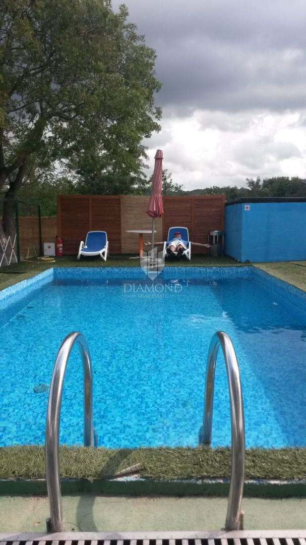 PRILOŽNOST!! ROVINJ! TRI HIŠE IN BAZEN!