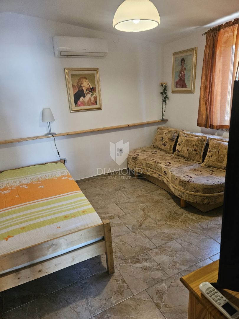 PRILOŽNOST!! ROVINJ! TRI HIŠE IN BAZEN!