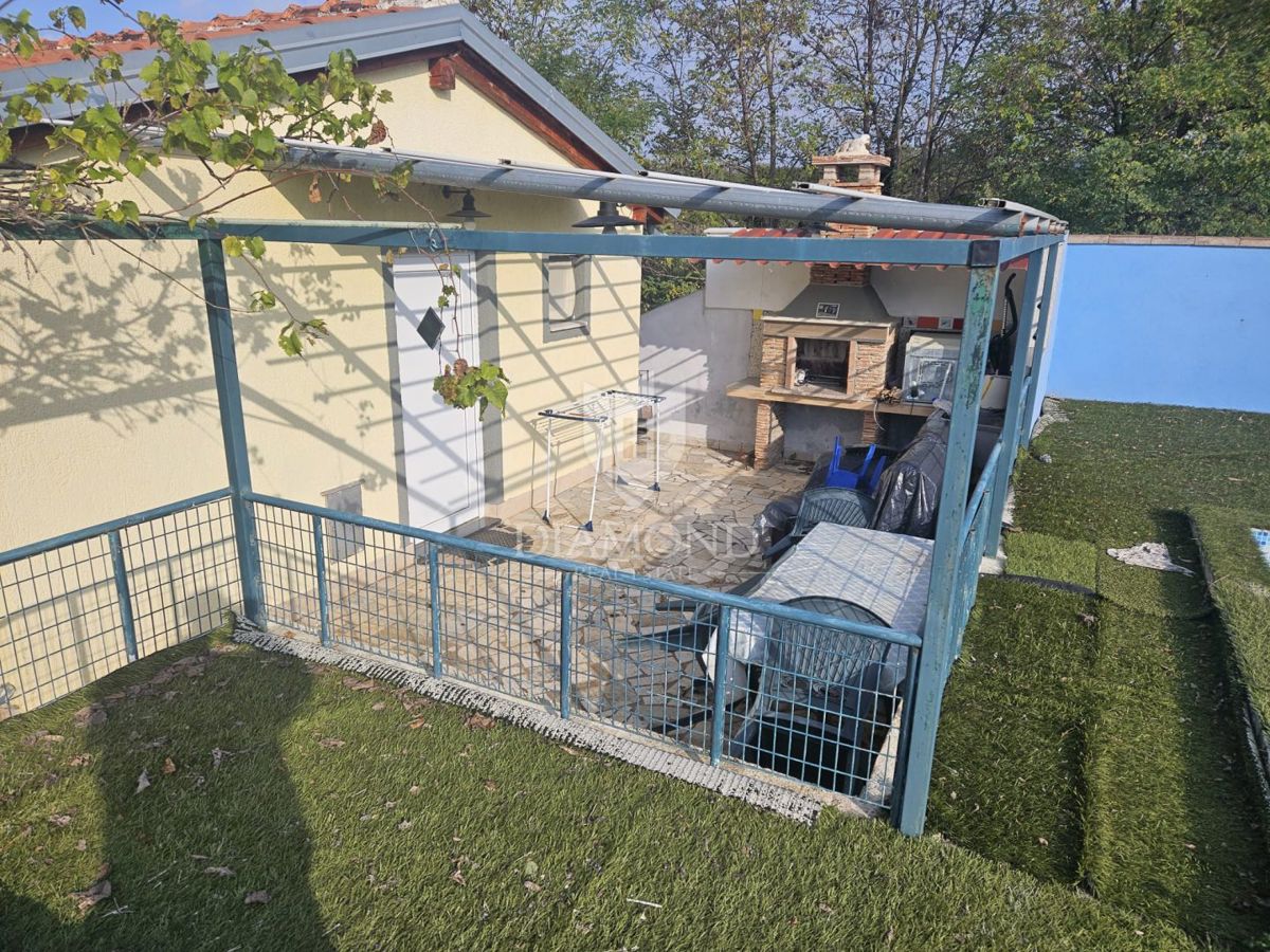 PRILOŽNOST!! ROVINJ! TRI HIŠE IN BAZEN!