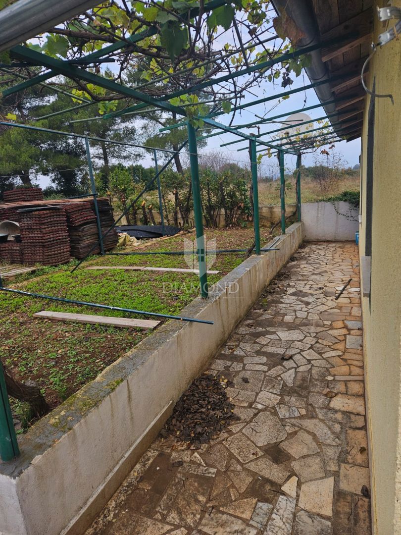 PRILOŽNOST!! ROVINJ! TRI HIŠE IN BAZEN!