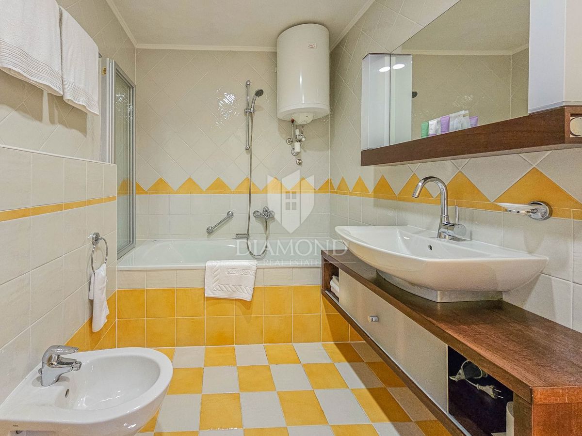 Apartmaj Crveni Vrh, Umag, 121m2