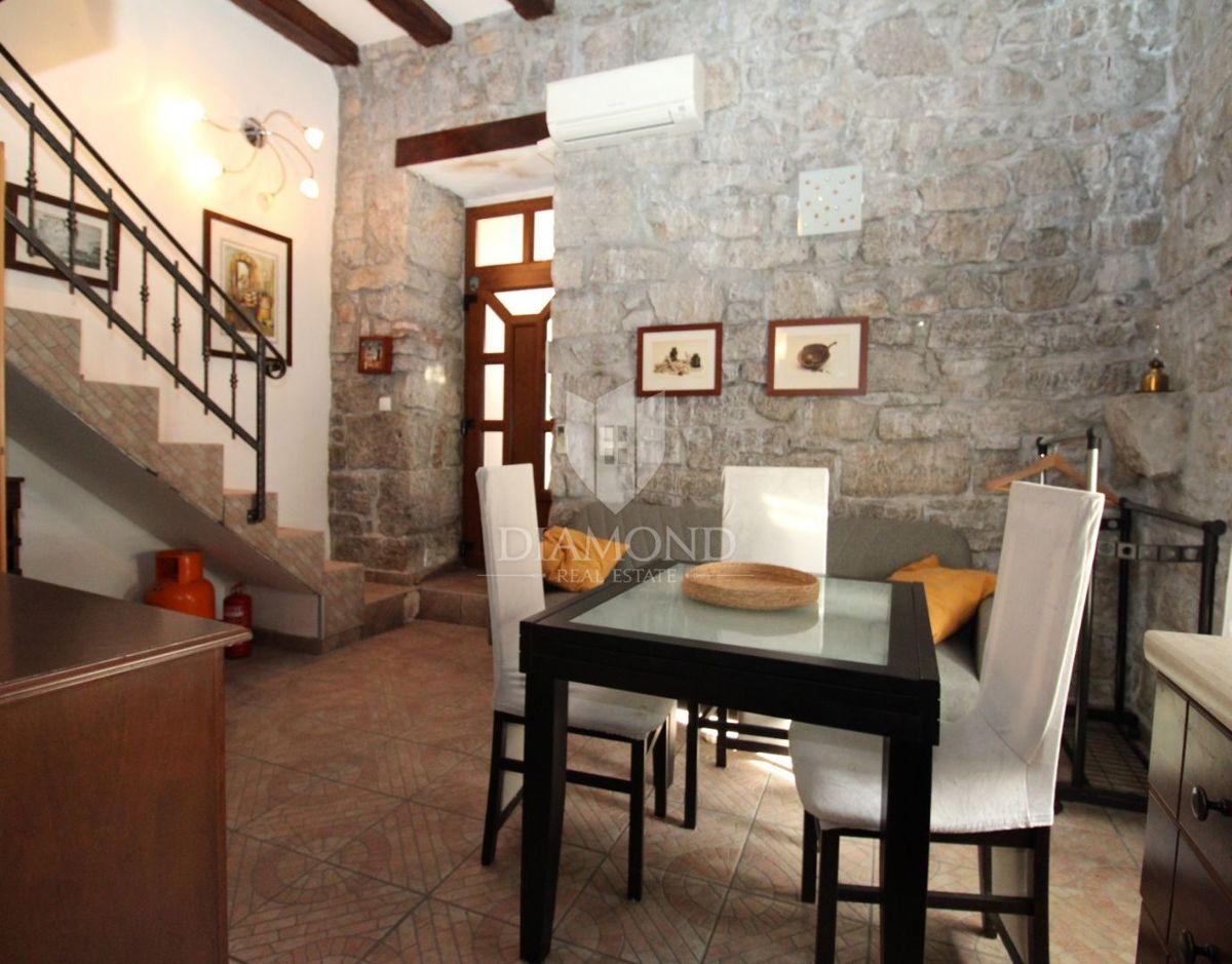 JUŠIĆI, MATULJI - Dve stanovanjski enoti