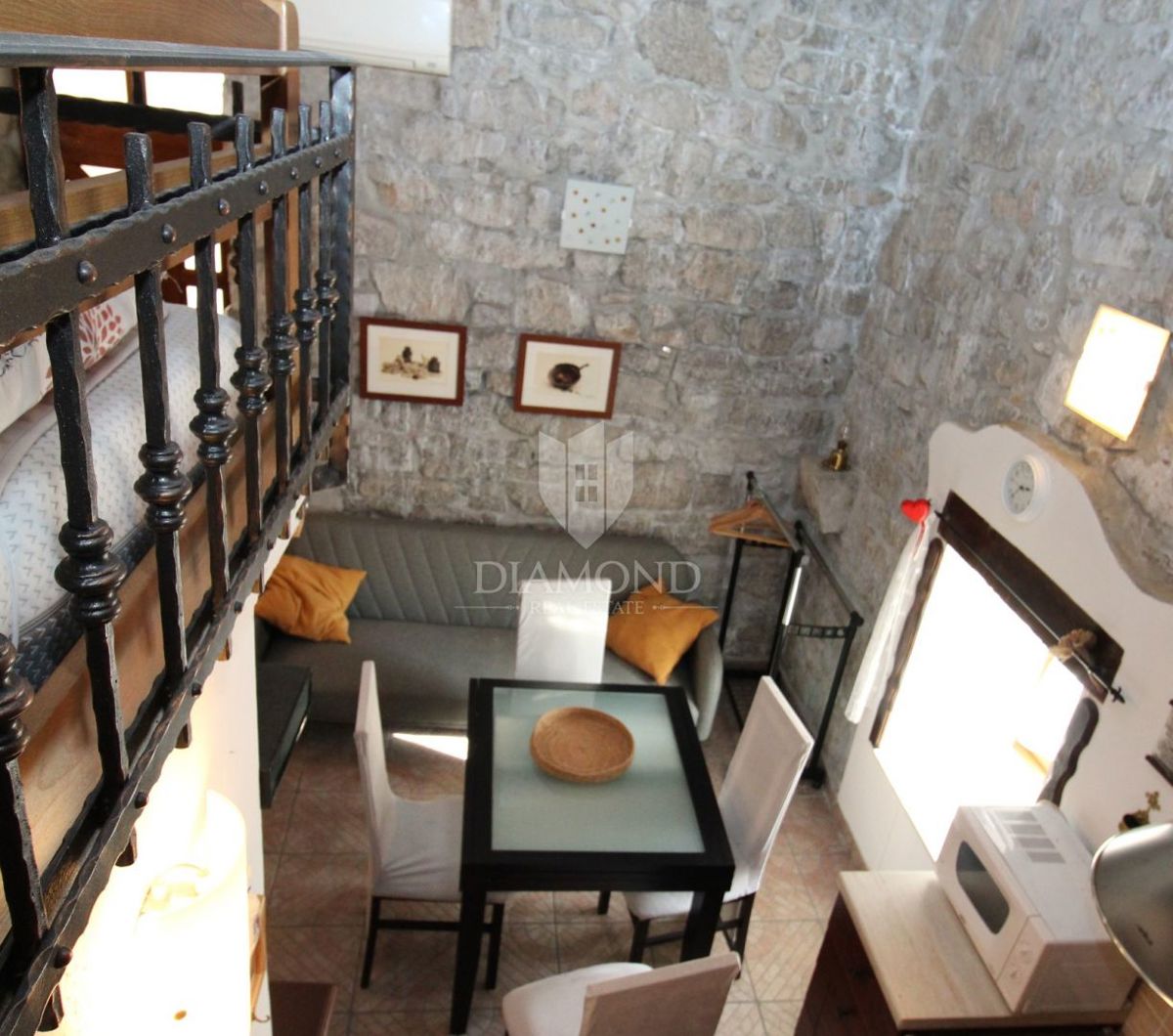 JUŠIĆI, MATULJI - Dve stanovanjski enoti