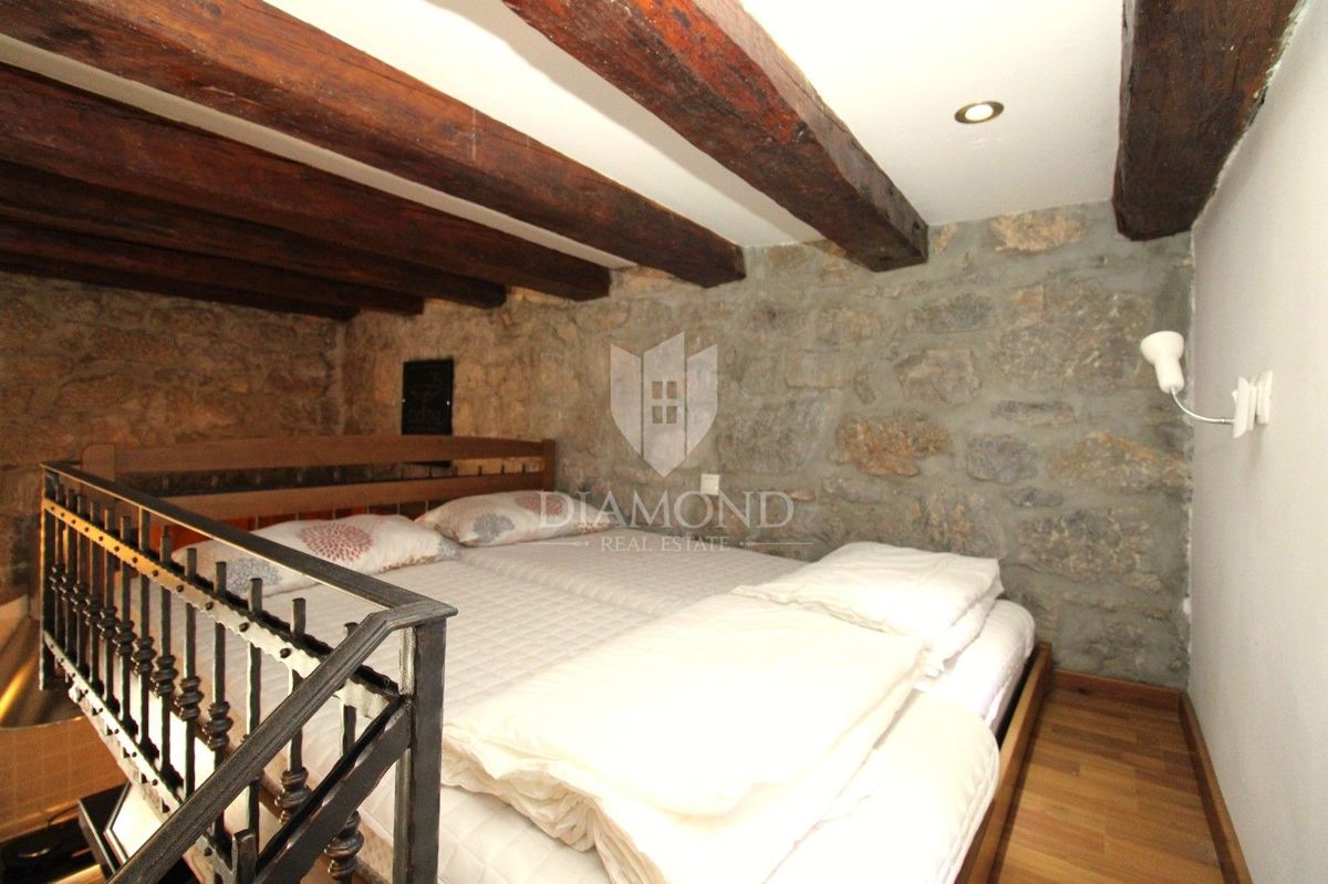 JUŠIĆI, MATULJI - Dve stanovanjski enoti