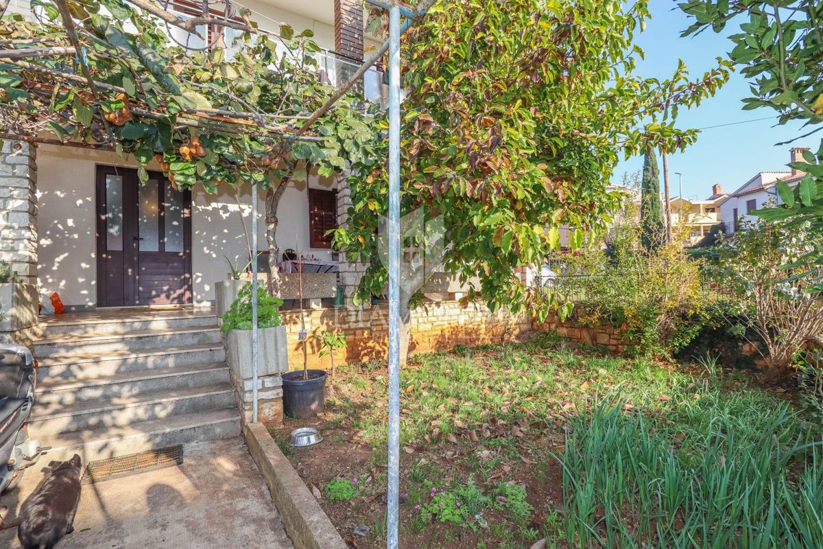 PRILOŽNOST! ROVINJ! STANOVANJE, VRT, PARKIRIŠČE!