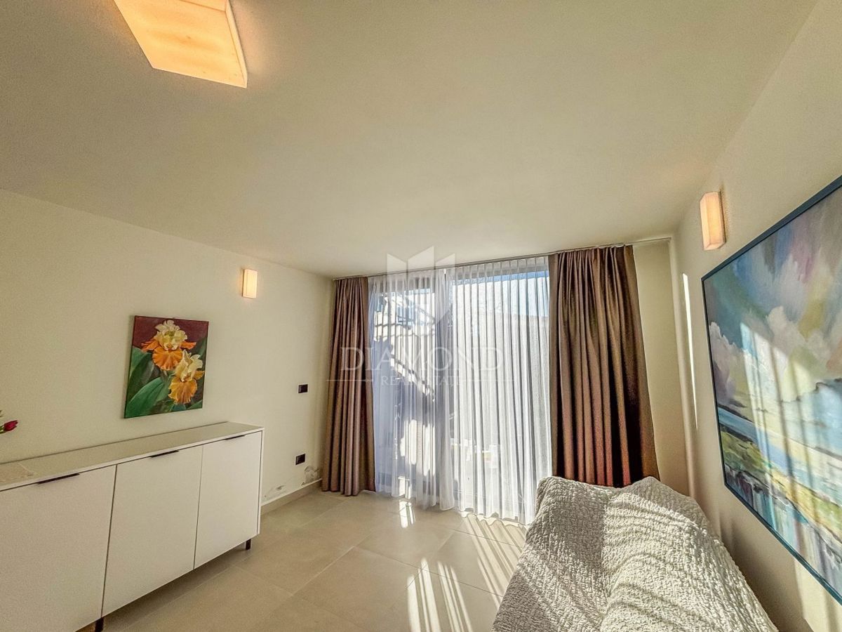 Poreč, okolica, očarljiva hiša s panoramskim razgledom!