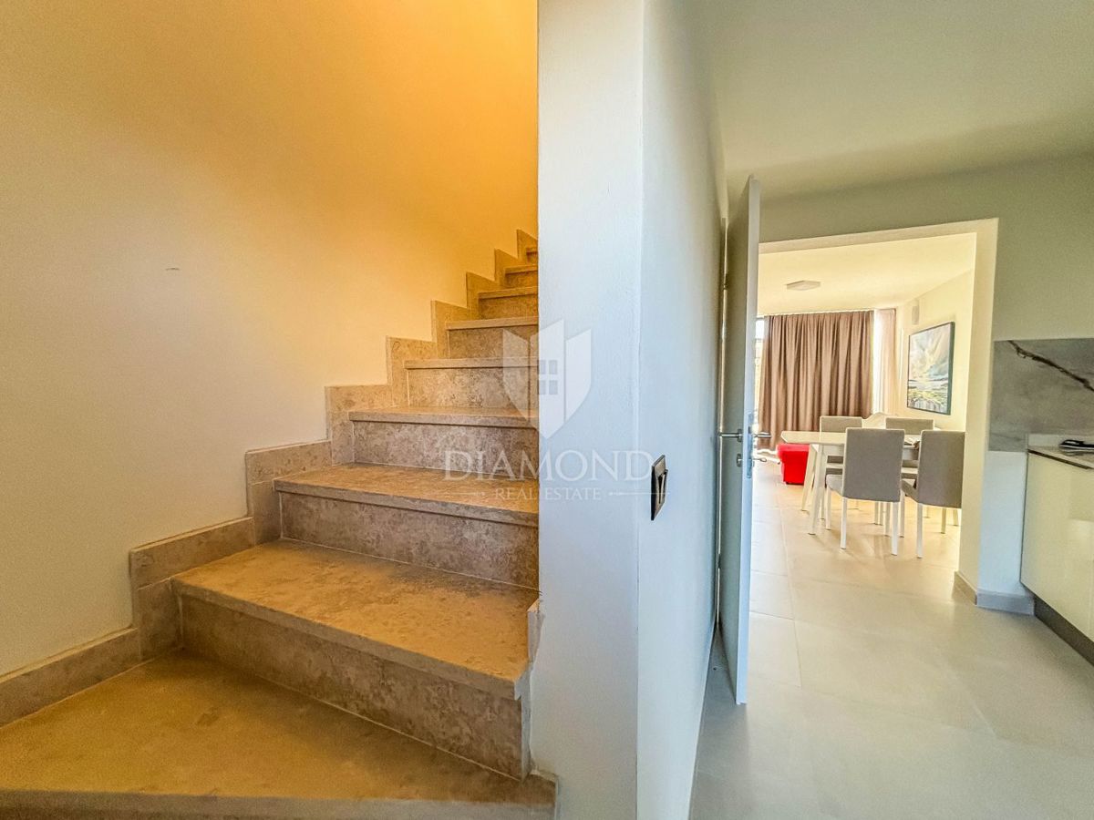 Poreč, okolica, očarljiva hiša s panoramskim razgledom!