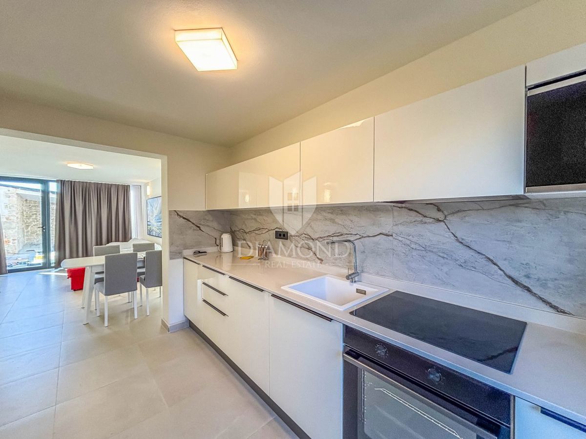 Poreč, okolica, očarljiva hiša s panoramskim razgledom!