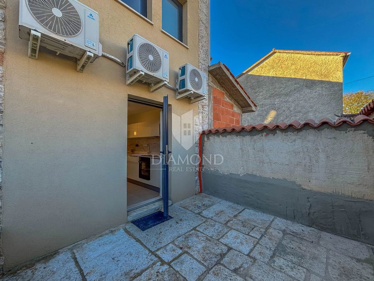 Poreč, okolica, očarljiva hiša s panoramskim razgledom!