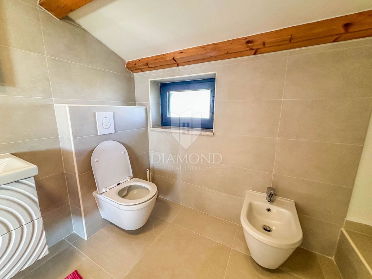 Poreč, okolica, očarljiva hiša s panoramskim razgledom!