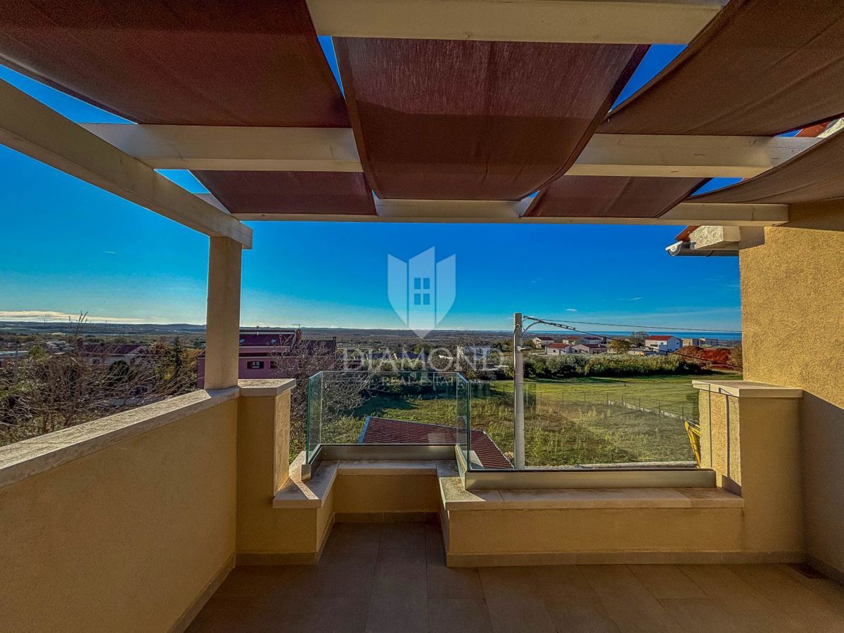 Poreč, okolica, očarljiva hiša s panoramskim razgledom!