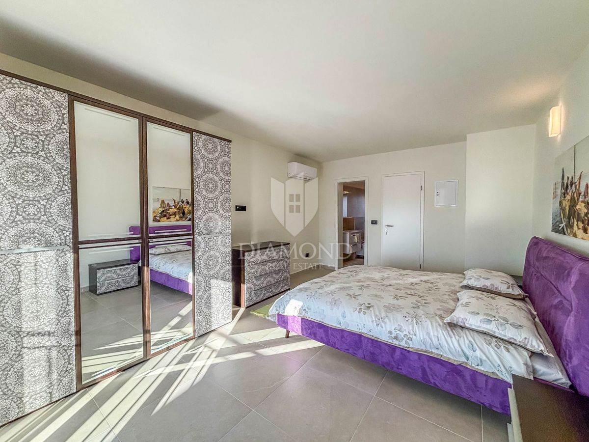 Poreč, okolica, očarljiva hiša s panoramskim razgledom!