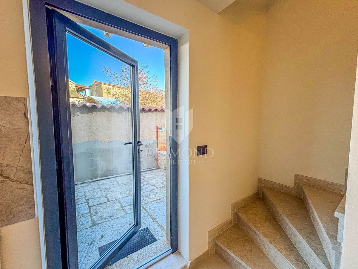 Poreč, okolica, očarljiva hiša s panoramskim razgledom!