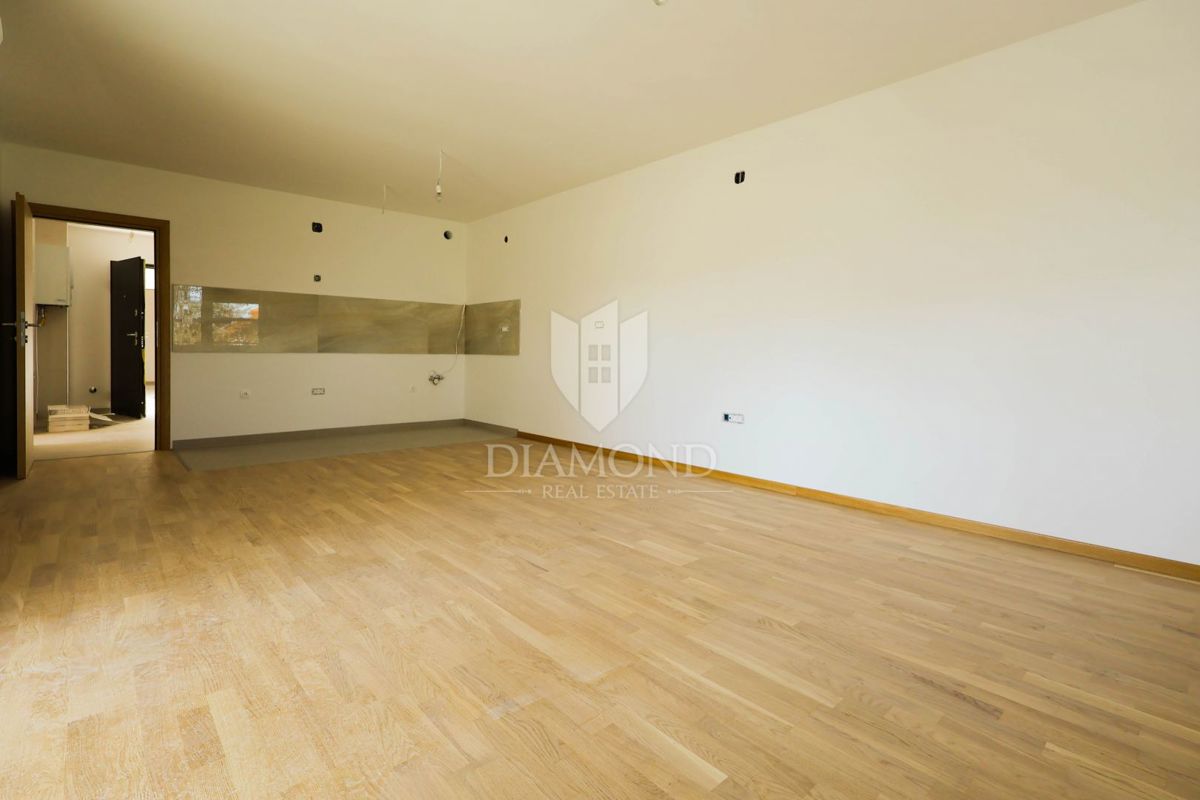 Apartmaj Prozorje, Dugo Selo - Okolica, 75m2