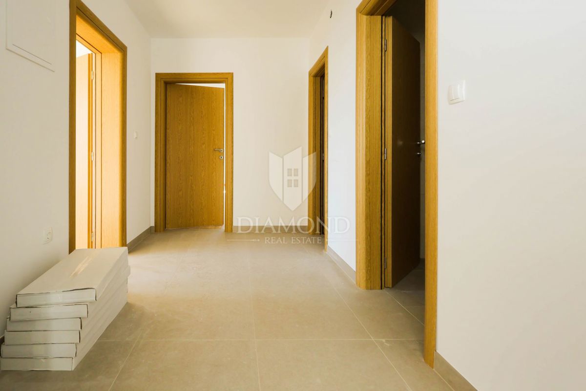Apartmaj Prozorje, Dugo Selo - Okolica, 75m2