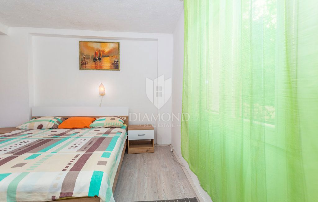 Hiša z vrtom v Šilu blizu morja