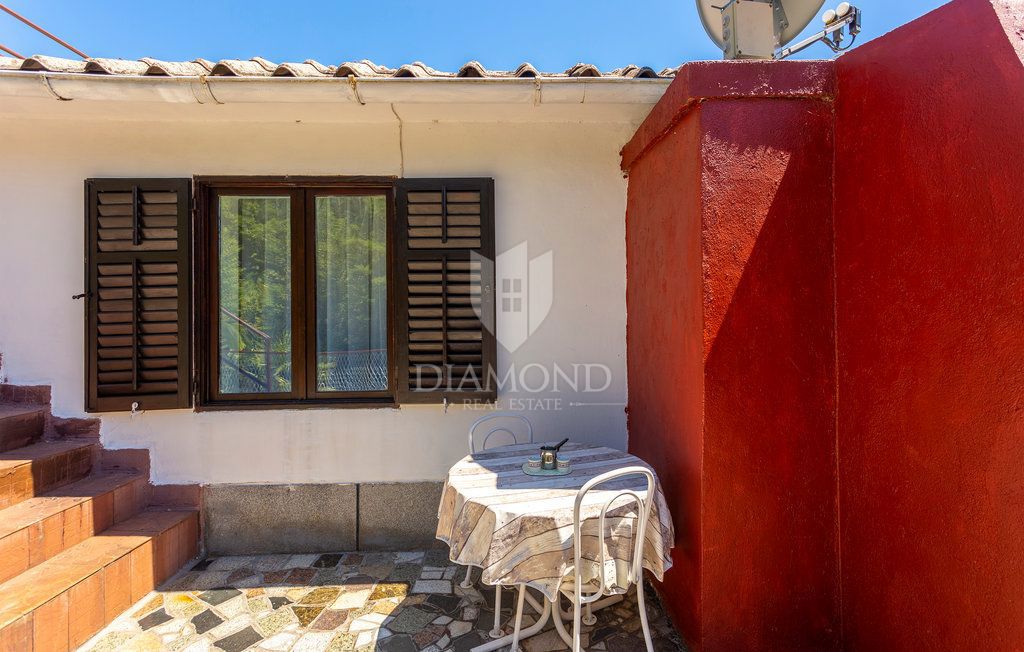 Hiša z vrtom v Šilu blizu morja