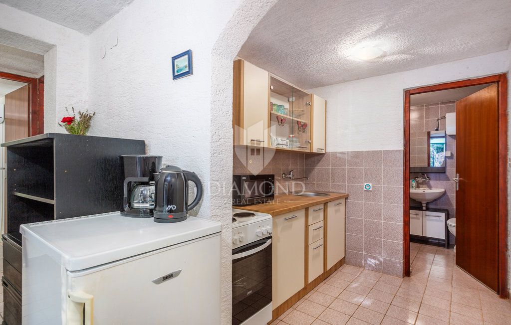 Hiša z vrtom v Šilu blizu morja