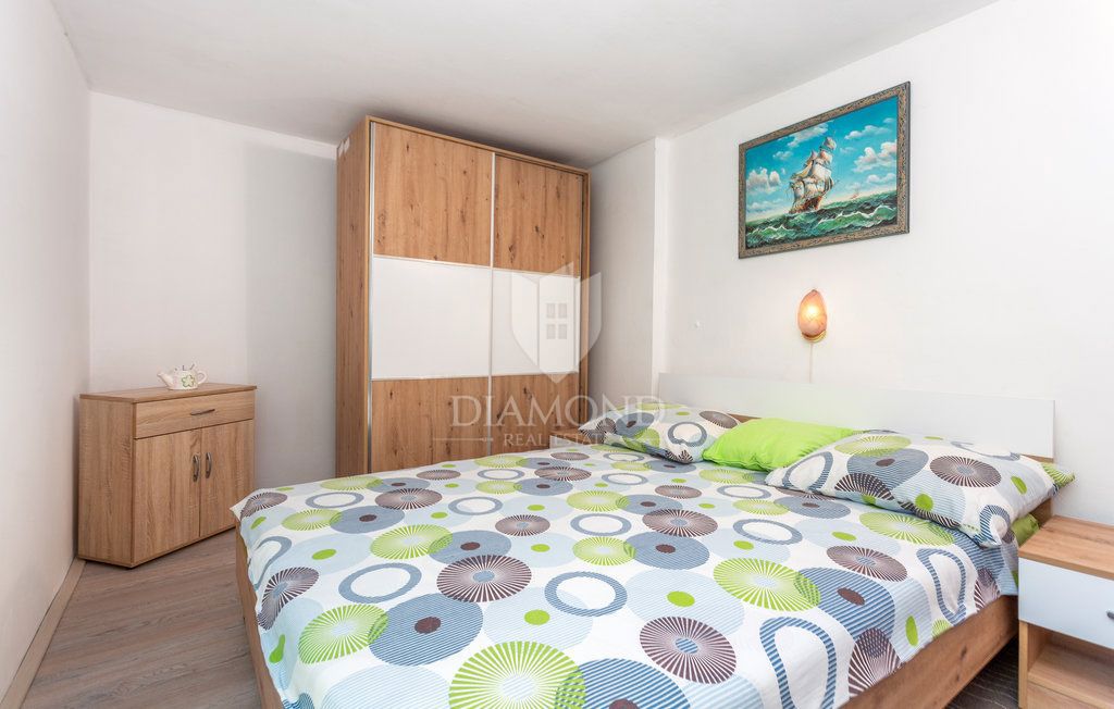 Hiša z vrtom v Šilu blizu morja