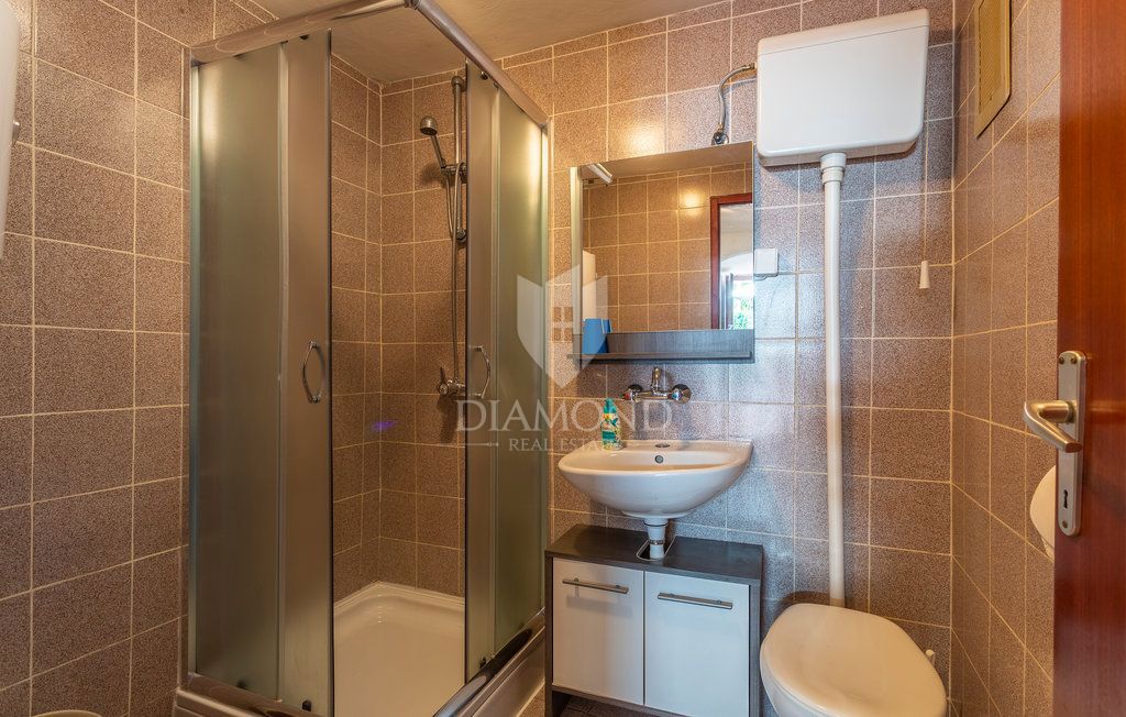 Hiša z vrtom v Šilu blizu morja