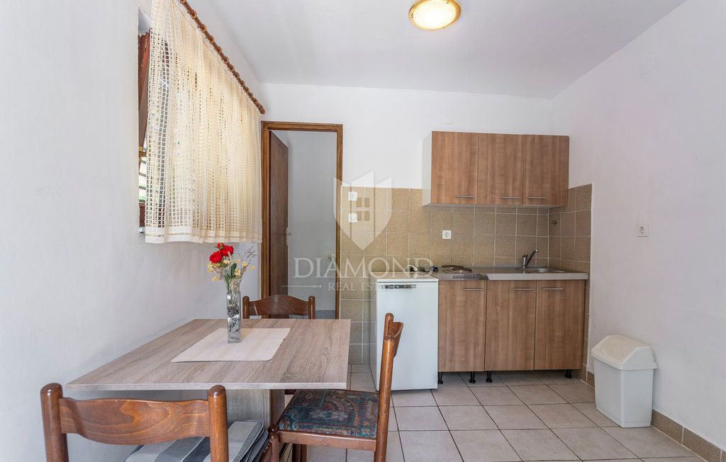 Hiša z vrtom v Šilu blizu morja