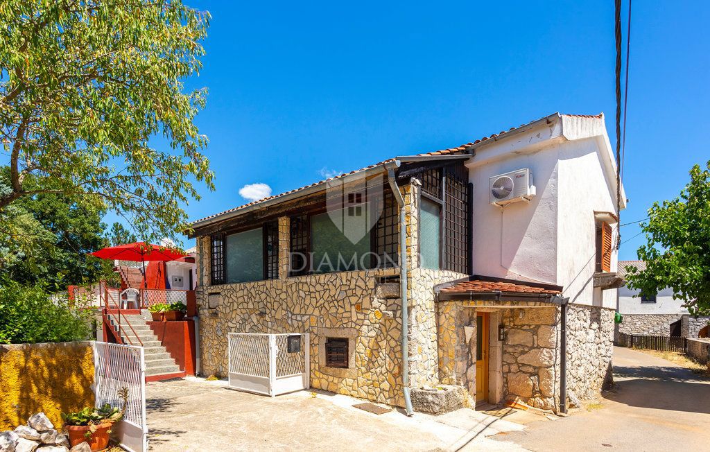 Hiša z vrtom v Šilu blizu morja