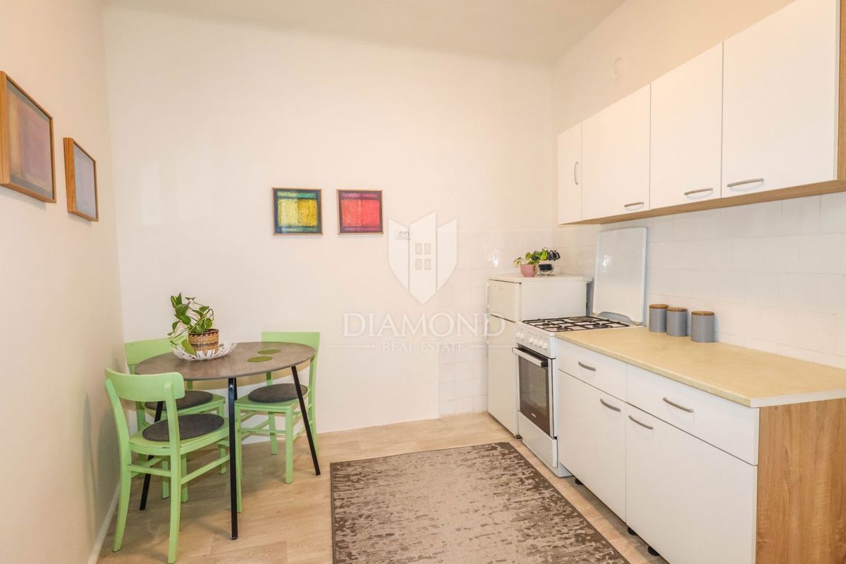 Rovinj! Prostorno, svetlo stanovanje!