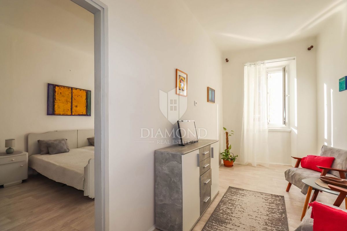 Rovinj! Prostorno, svetlo stanovanje!