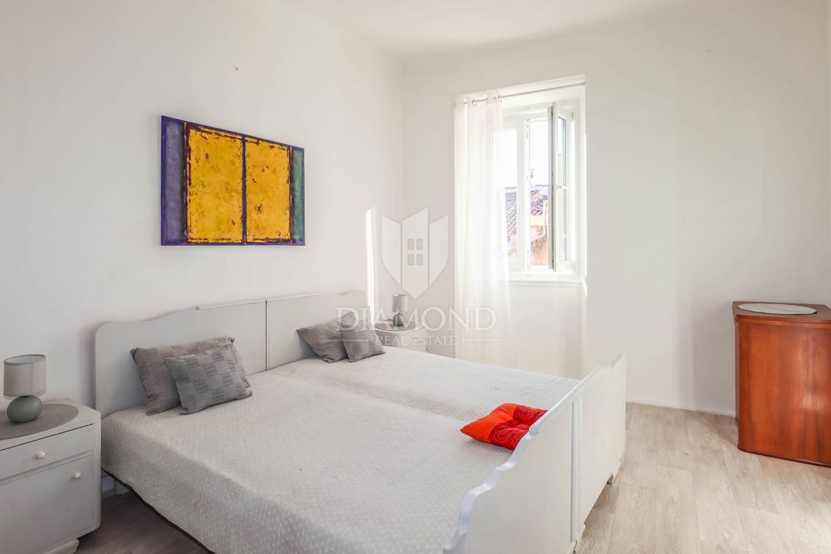 Rovinj! Prostorno, svetlo stanovanje!