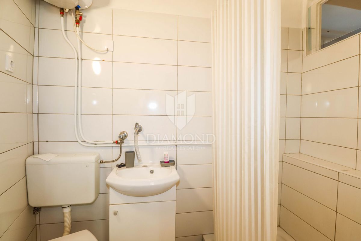 Rovinj! Prostorno, svetlo stanovanje!