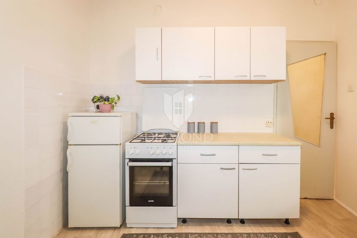 Rovinj! Prostorno, svetlo stanovanje!