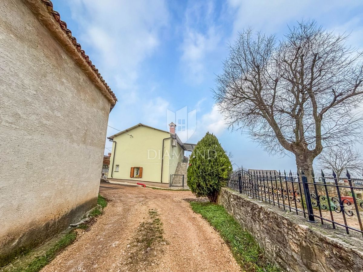 Motovun, primerno gradbeno zemljišče za vaš dom v Istri!