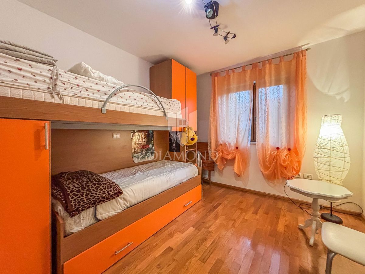 Ekskluzivno! Novigrad, stanovanje v pritličju 100 m od plaže!