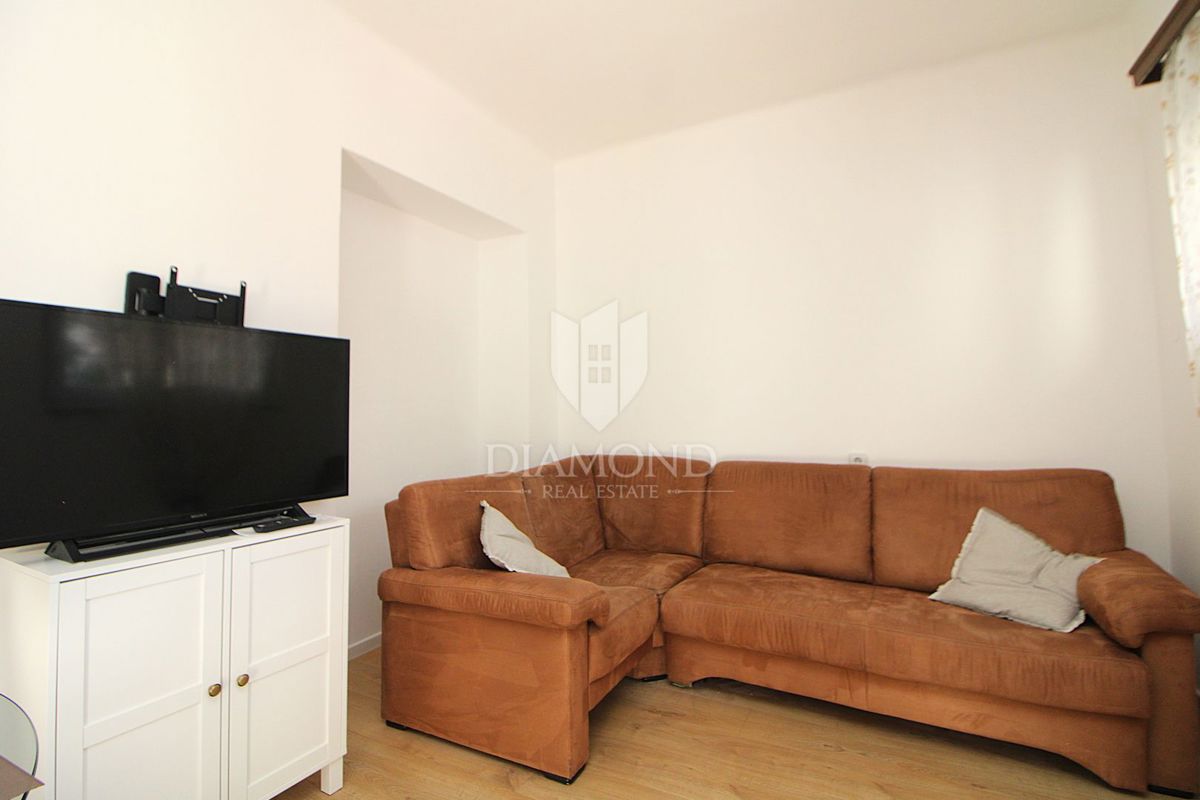 RIJEKA, VOJAK – DVOSOBNO STANOVANJE Z VRTOM