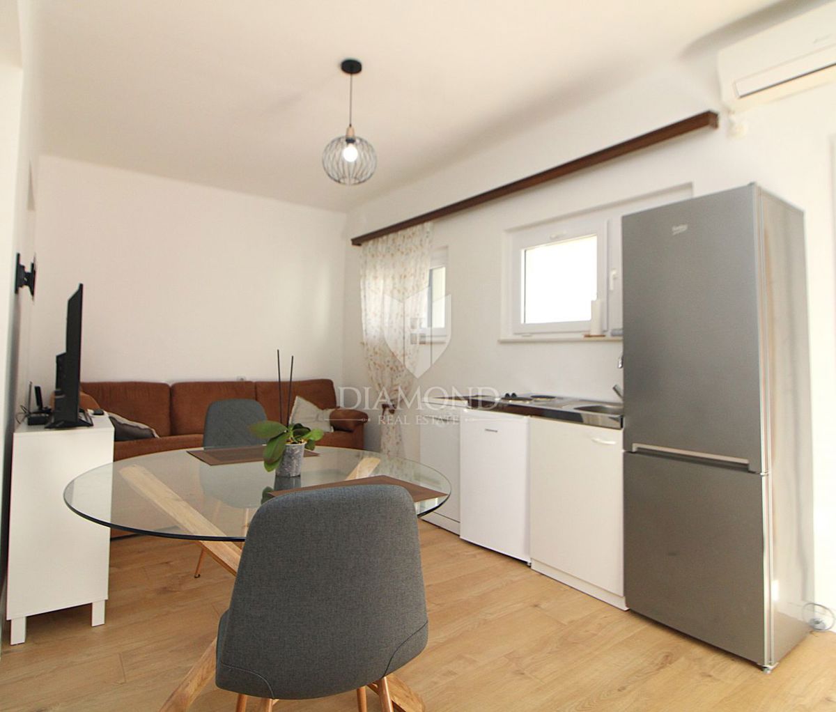 RIJEKA, VOJAK – DVOSOBNO STANOVANJE Z VRTOM