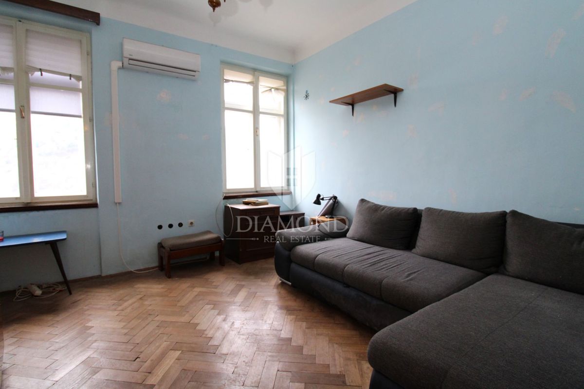 RIJEKA – STANOVANJE V ŠIRŠEM MESTNEM SREDIŠČU S TERASO