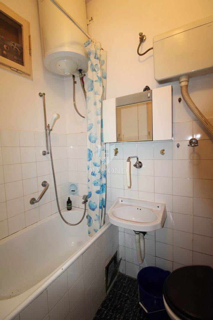 RIJEKA – STANOVANJE V ŠIRŠEM MESTNEM SREDIŠČU S TERASO