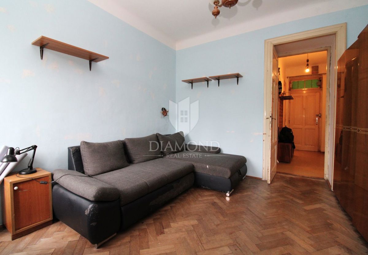 RIJEKA – STANOVANJE V ŠIRŠEM MESTNEM SREDIŠČU S TERASO