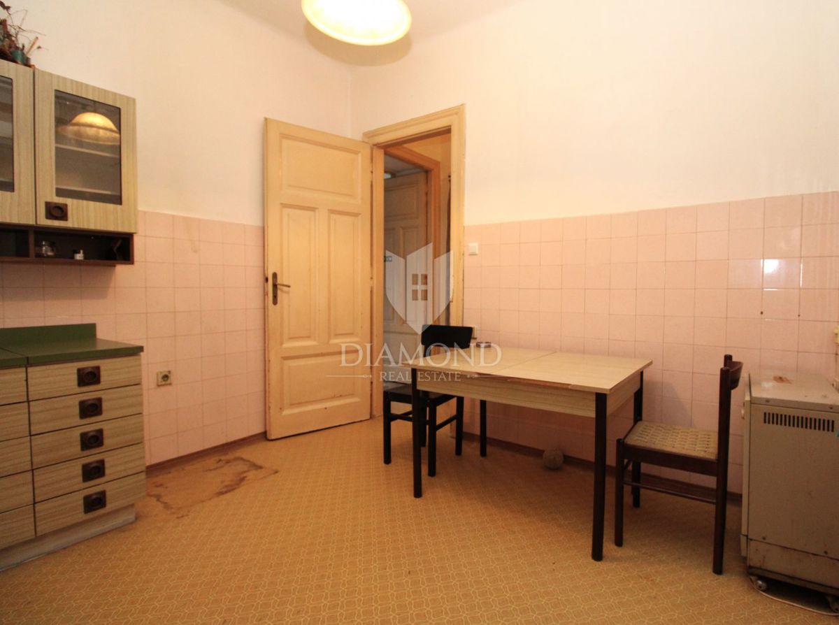 RIJEKA – STANOVANJE V ŠIRŠEM MESTNEM SREDIŠČU S TERASO