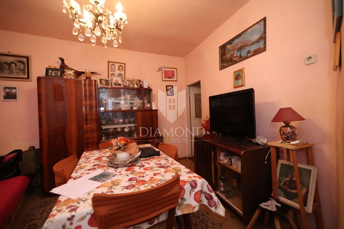 Ekskluzivno, Bale, kamnita hiša v starem mestnem jedru